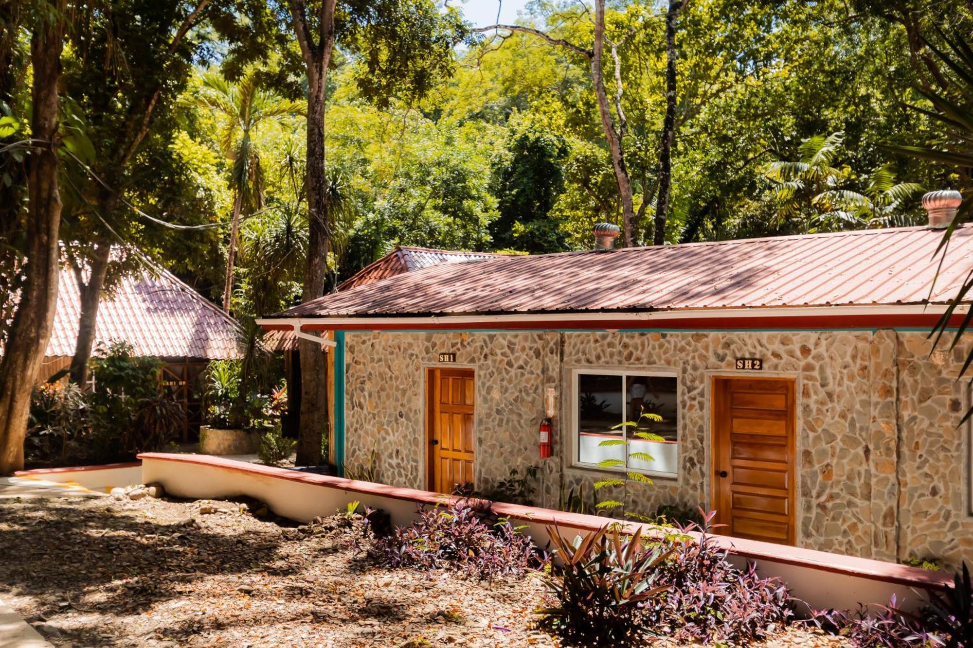 Falling Leaves Lodge San Ignacio Exterior photo